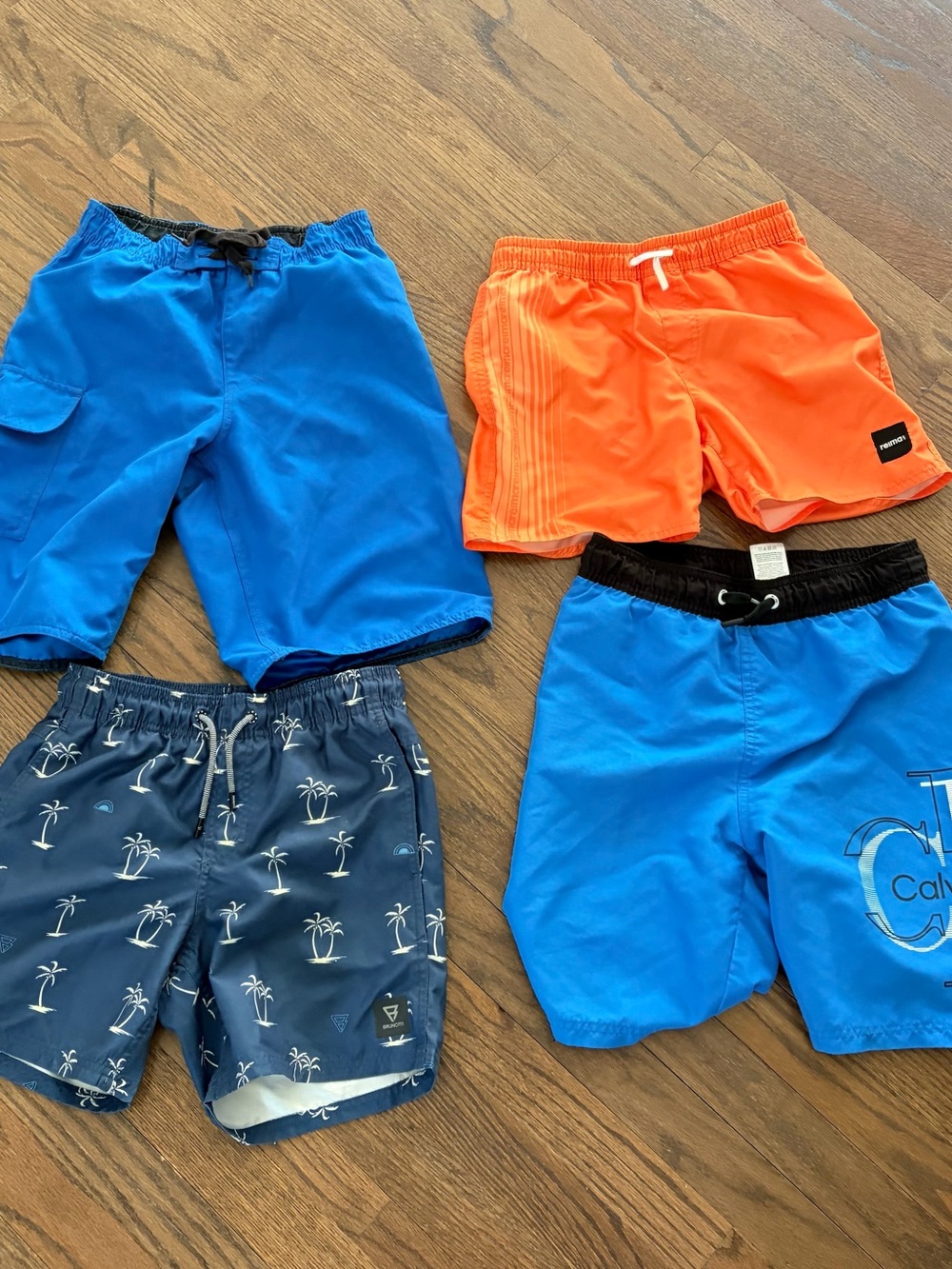 4 swim trunks youth size m